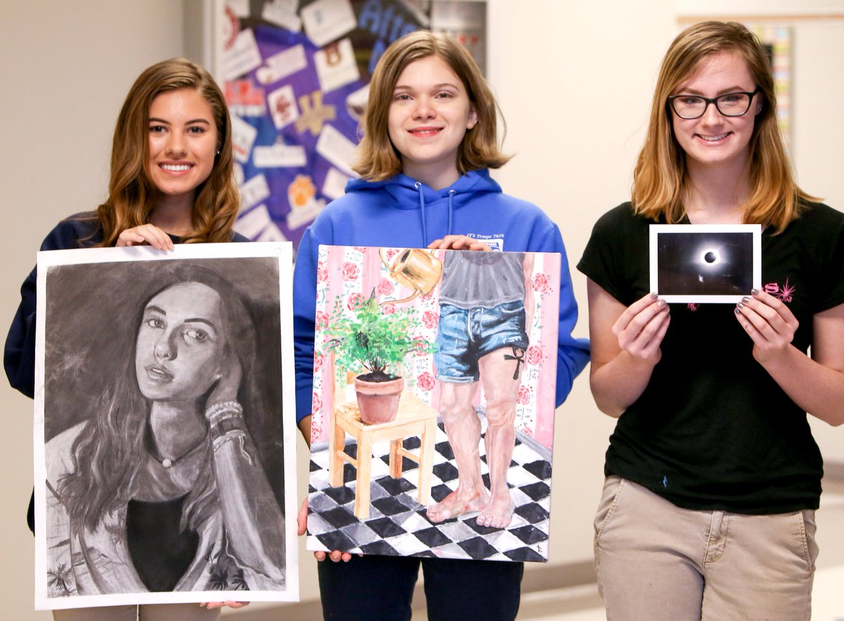 MPCSarts's tweet photo. Scholastic Art & Writing Awards are the nation’s most prestigious recognition program for creative teens. Out of more than 330,000 submissions, #MPCSvisualart students have placed 3 years in a row. Congrats to A.Russ, G.Cox, & I.Garafalo for receiving honorable mentions in 2018! https://t.co/B8sVbsr2sF