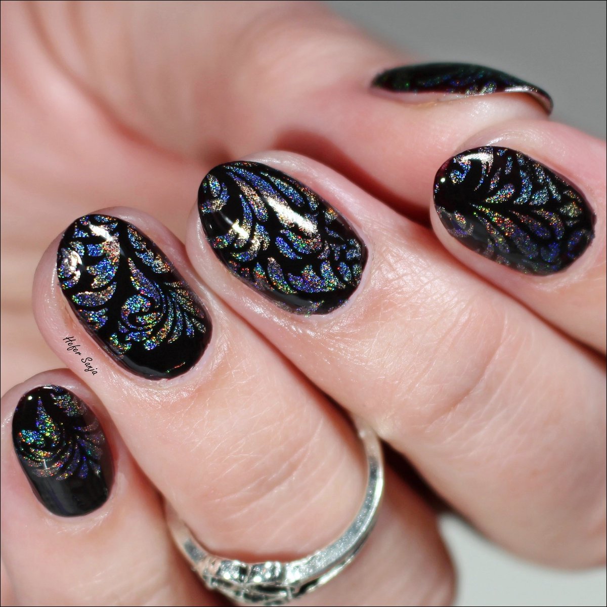 osijek69's tweet photo. Step into a dark side @Nailitmag @Nailstyletweets #nailart #nailstamping #shortnails #Manicure #darknails https://t.co/QUR0C4vT7l