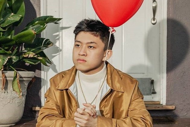 .<a href="/richbrian/">Rich Brian</a> Releases Debut Album "Amen' Featuring <a href="/OffsetYRN/">OFFSET</a>,<a href="/sushitrash/">JOJI</a> &amp; More dzi-thevoice.com/2018/02/02/ric…