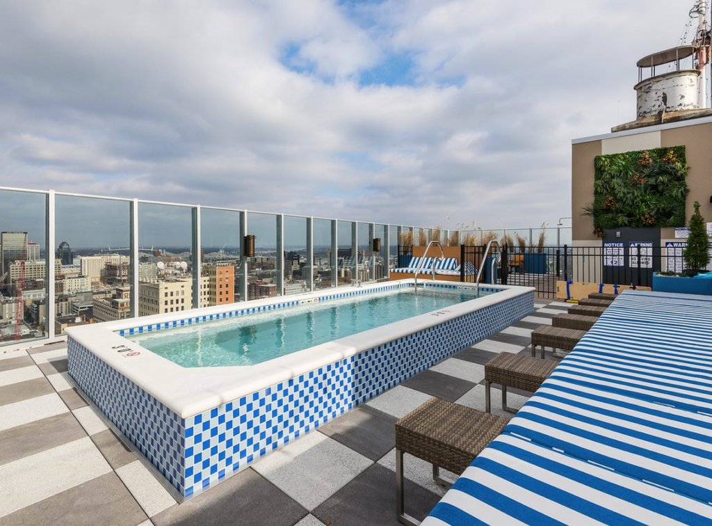 800 Tower City Club tweet media