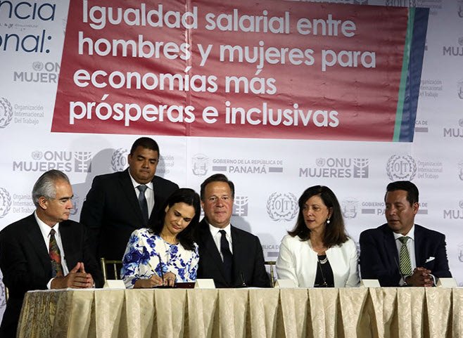 WorkshopMujer's tweet photo. "Comienza la coalición EPIC para promover igualdad salarial entre mujeres y hombres" 💪
Lee más aquí -> https://t.co/Gc8nBinzCB  @ONUMujeresChile #ONUMujeres https://t.co/Zm7vrEVblu