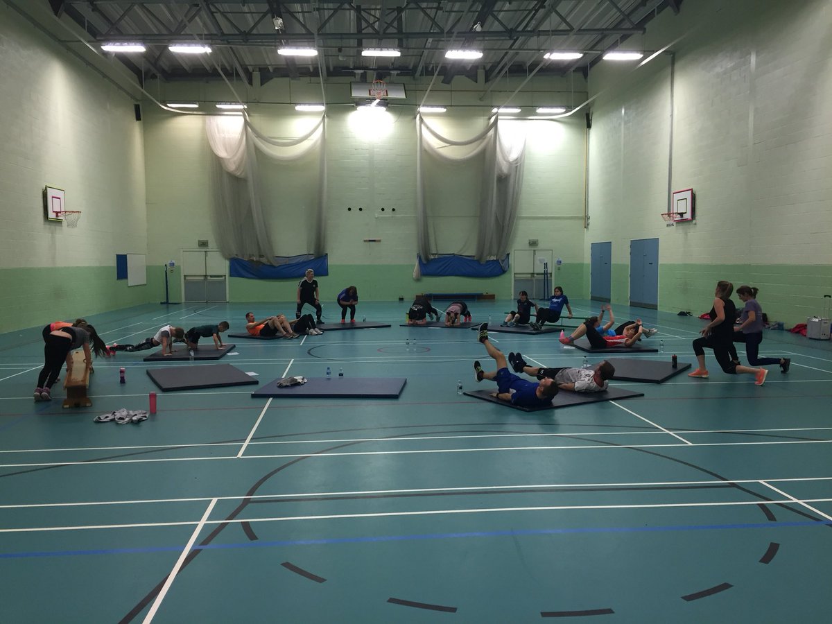 Awesome effort by all at circuit training tonight 💪🏼💪🏼💪🏼
In pairs; 1 person each exercise as fast as possible, the other person each exercise as slow as possible. 
Plenty of burning &amp; gurning!
And a weekend well earned 💪🏼💪🏼
#Letsgetbettertogether