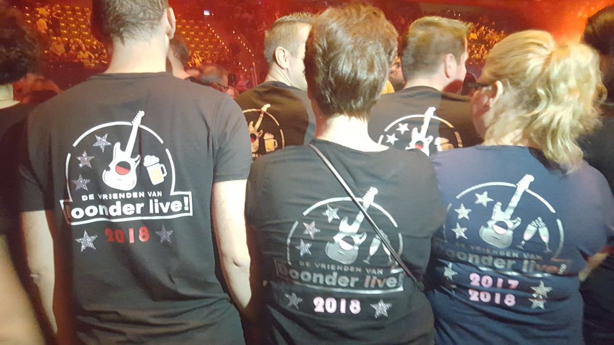 Birgitalards's tweet photo. Jaaaaaa Doonder is er weer 💃🏽💃🏽💃🏽💃🏽🎉🎉🎉🎉 #vval #vval2018 #blij #feestje https://t.co/rvtMW1dDxg