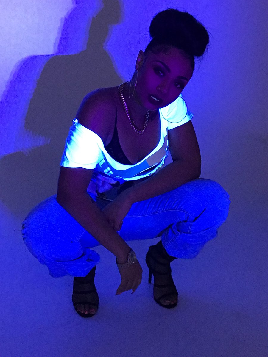 iAmberLashae's tweet photo. GO “❤️” MY LAST POST 💯 #therappingsinger https://t.co/UzBnrgAuBX