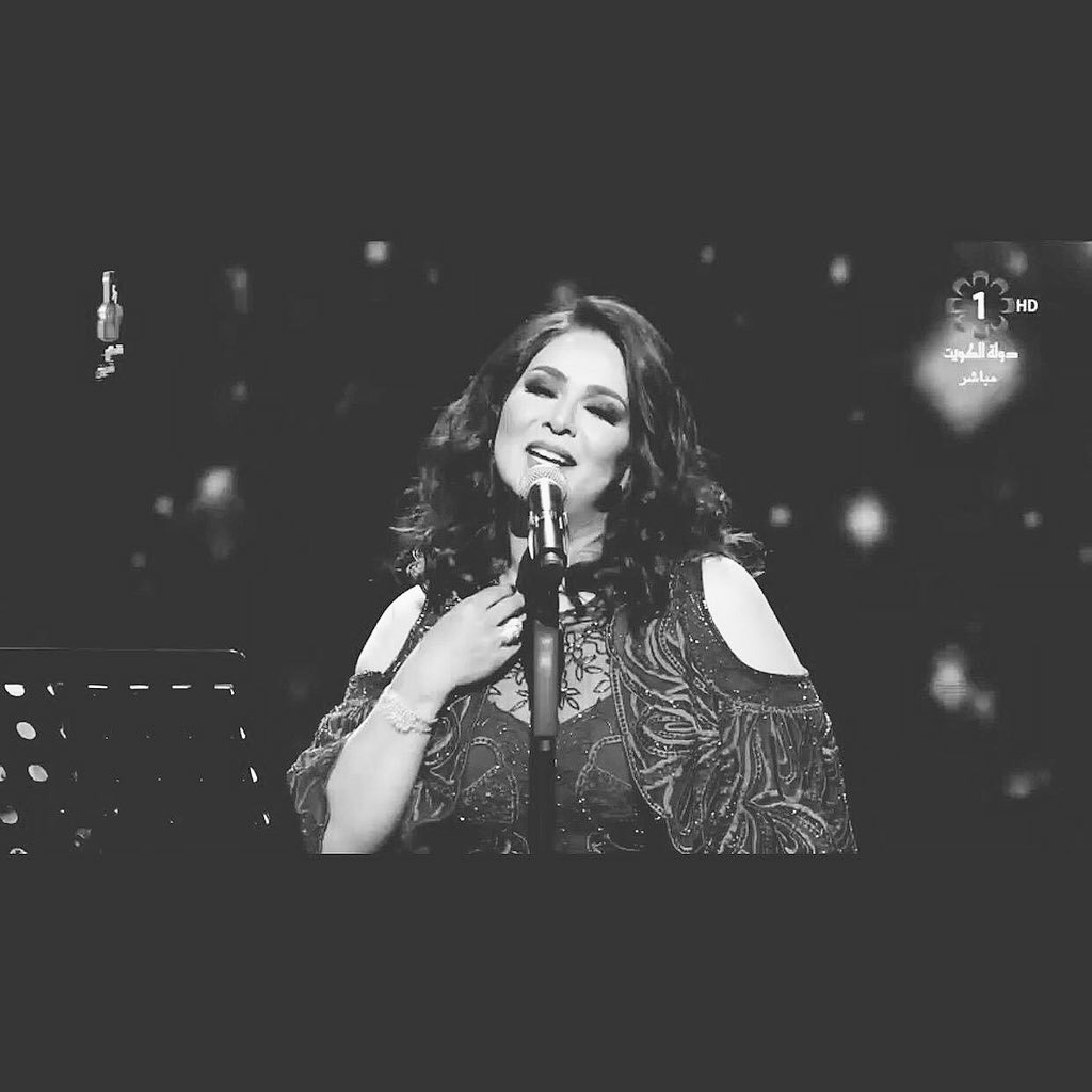 Meshael_AJA's tweet photo. #نوال_الكويتيه_فبراير_الكويت
لان قربي يشفي جرحك وانت اخترت الفراق ..💙✨ https://t.co/HDdO12nkci