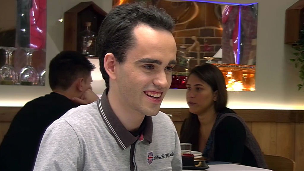 cuatro's tweet photo. Rubén, a Samuel: "Nunca he visto porno y no quiero rollos, quiero amor" #FirstDates551 https://t.co/ZI18JoMwQg https://t.co/jGybvILHee
