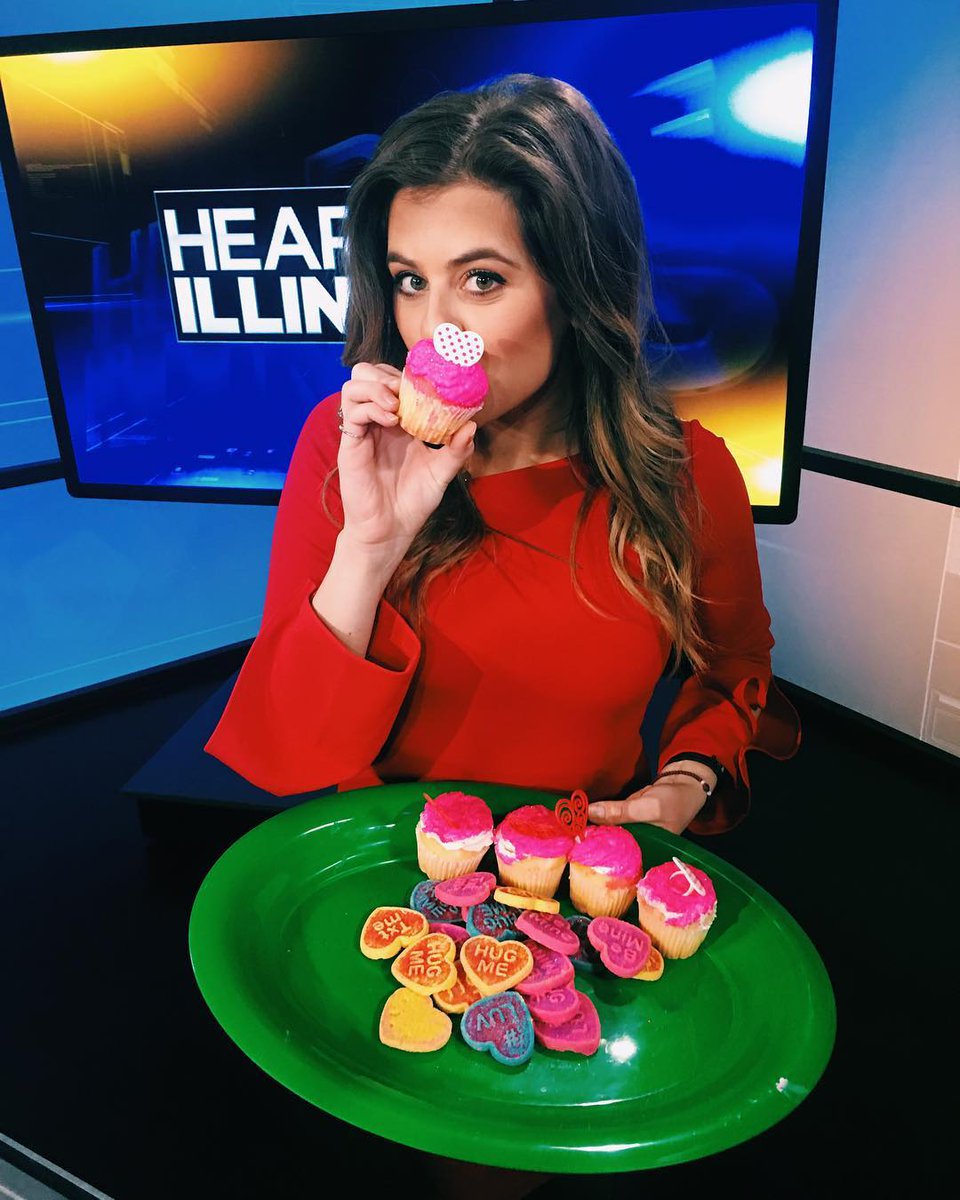 TrishChristakis's tweet photo. ALL RED EVERYTHING...yes cupcakes too! Happy National #WearRedDay! Join me next Saturday at the Heart Ball, I’ll be your Emcee for the night! #GoRedIL https://t.co/GkQ7WTdrt0