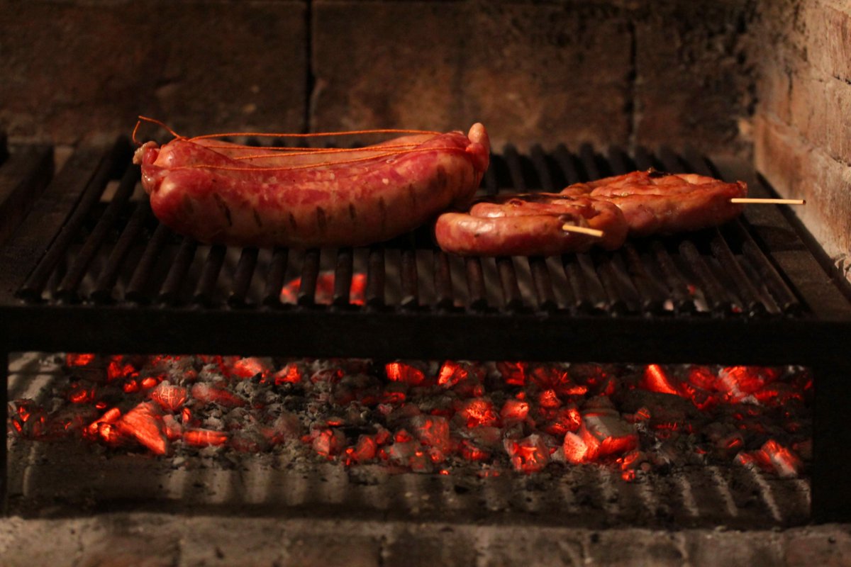 ¿Cuál preferís?

FV Salchicha parrillera
RT Chorizo

Foto robada en <a href="/_churrasqueria/">Churrasquería</a>