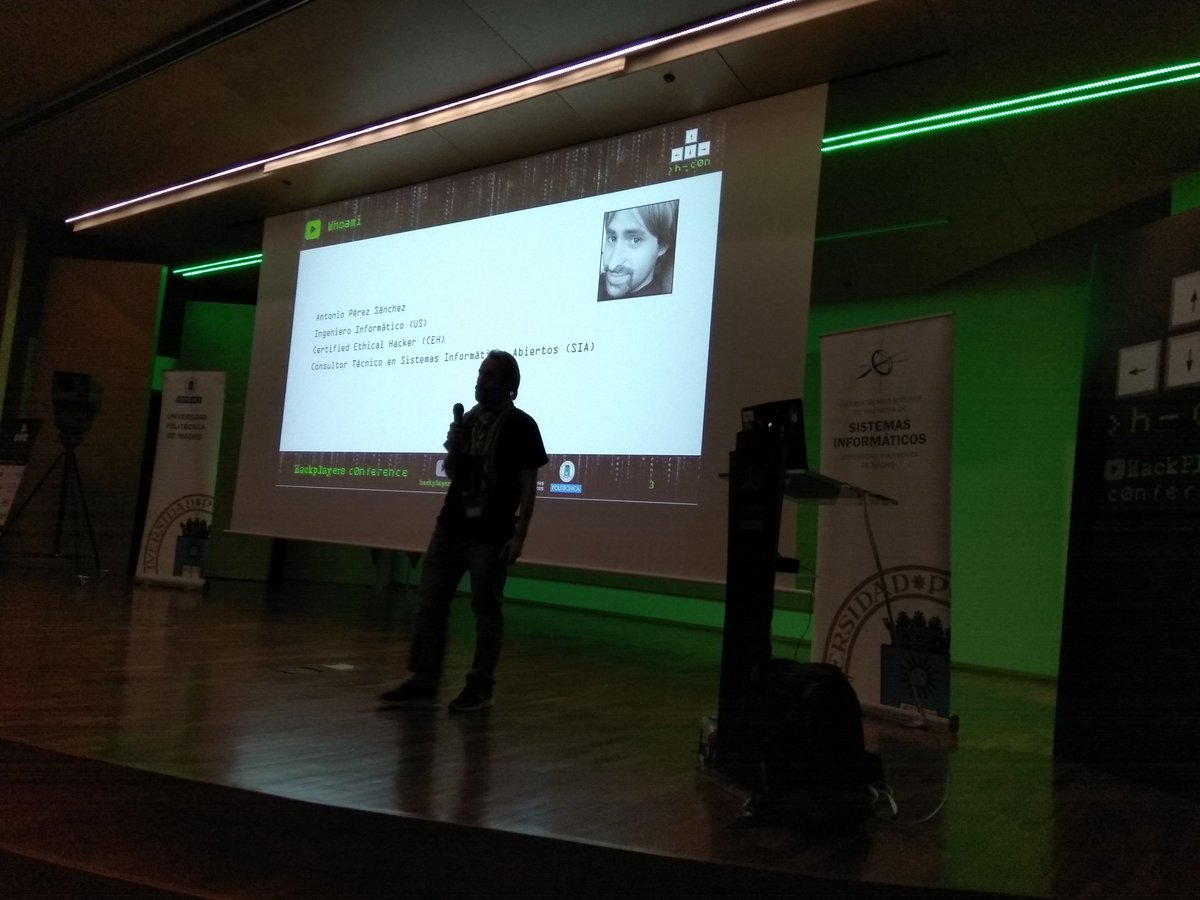 hackplayers's tweet image. Antonio Pérez nos cuenta su historia de amor con el exploiting en #hc0n2018 última charla del día!