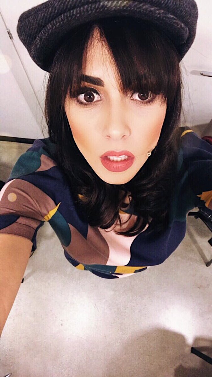 RocioMMorales's tweet photo. “A-I-U-T-O... Replica N° 57... Inizio ad avere problemi di personalità.”
.
.
.
.
#Maradelmiocuore #esiamosoloamettàtournée #DiCheTiMandaPicone #grazieatutti #chesoddisfazione #quantegioie https://t.co/BiNoTgjD4x