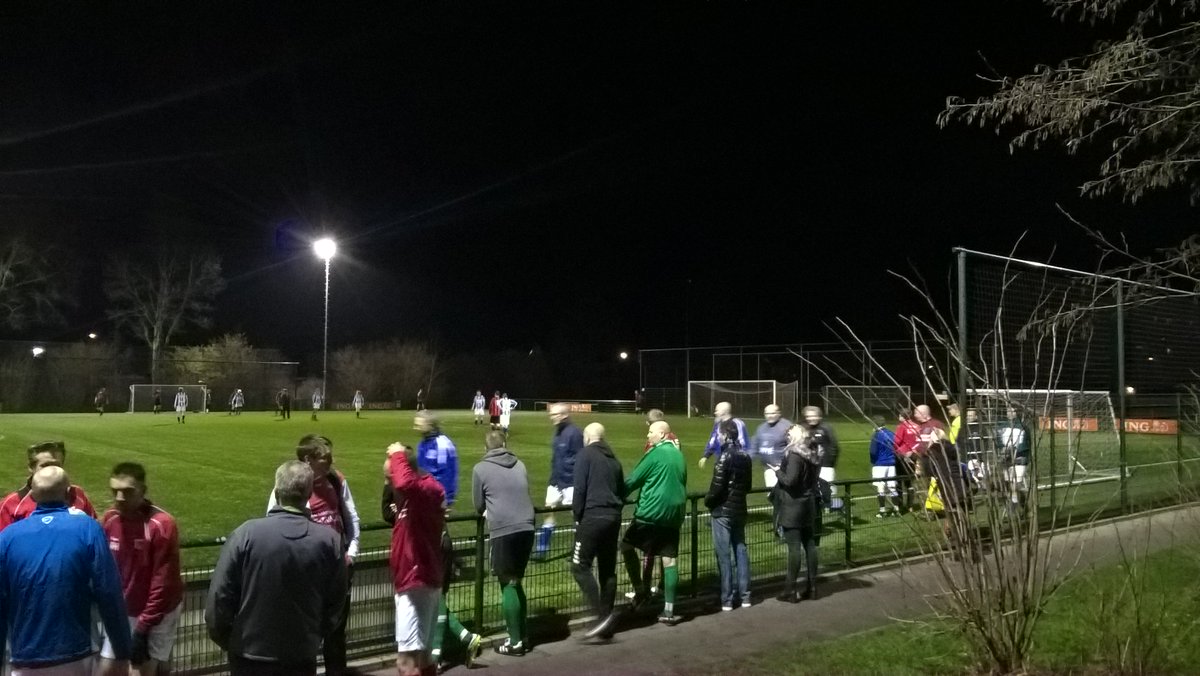sdehoop's tweet photo. De MidWinterCup 2018 is weer in volle gang! Met @hvb5heerenveen bij @vvHvB ! Ook @VVNieuweschoot , @udiros , @ReadSwart en zijn erbij! https://t.co/fL6Bkgmr7R