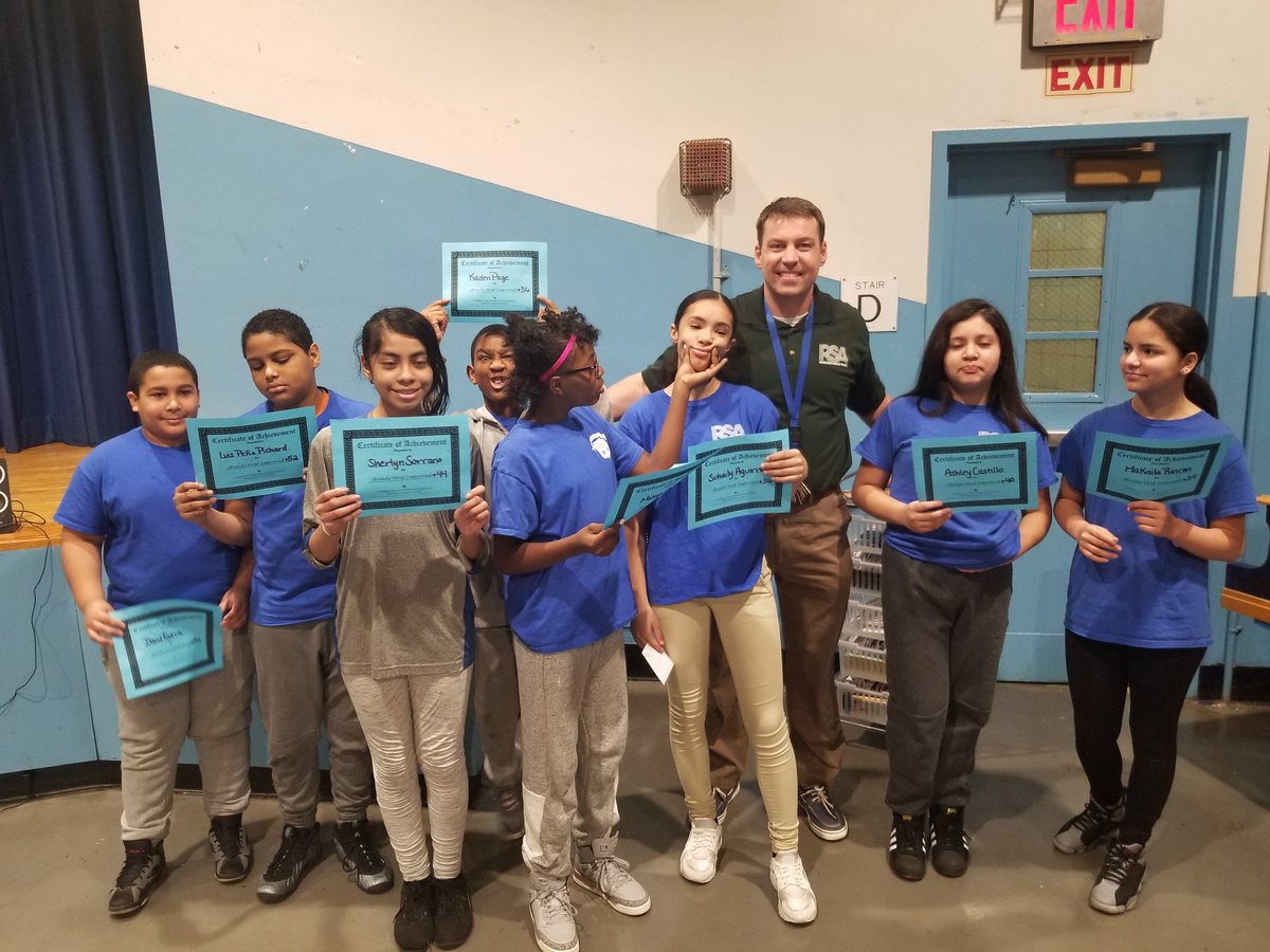 RSAMS377's tweet photo. During morning meeting, @BrianBradley03 and the #RSAFamily celebrated our students that made the most improvement in #iReady !
Pictured are the #superreaders https://t.co/fUZeeR1GjY