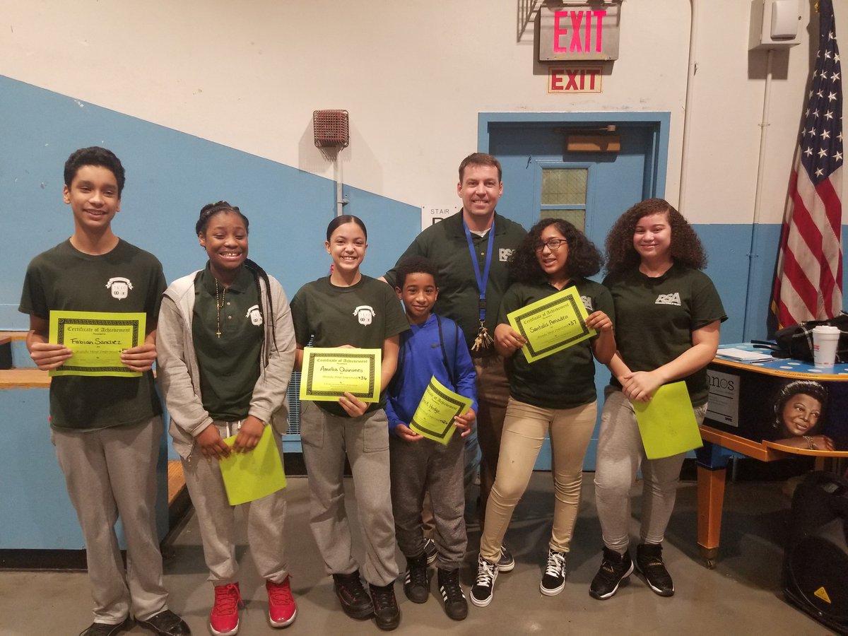 RSAMS377's tweet photo. During morning meeting, @BrianBradley03 and the #RSAFamily celebrated our students that made the most improvement in #iReady !
Pictured are the #superreaders https://t.co/fUZeeR1GjY