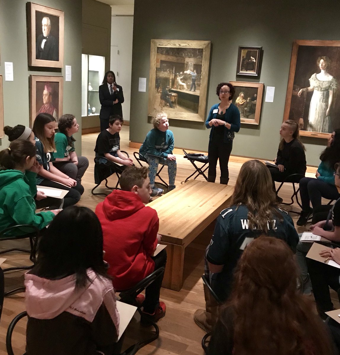 JollyArtLM's tweet photo. What a wonderful art-filled day! Loved watching our young artists speaking & critiquing, observing & learning! @philamuseum #pma #learningtolook @reeshagrosso @LMTSD_MAS https://t.co/8rRCGxDtF1