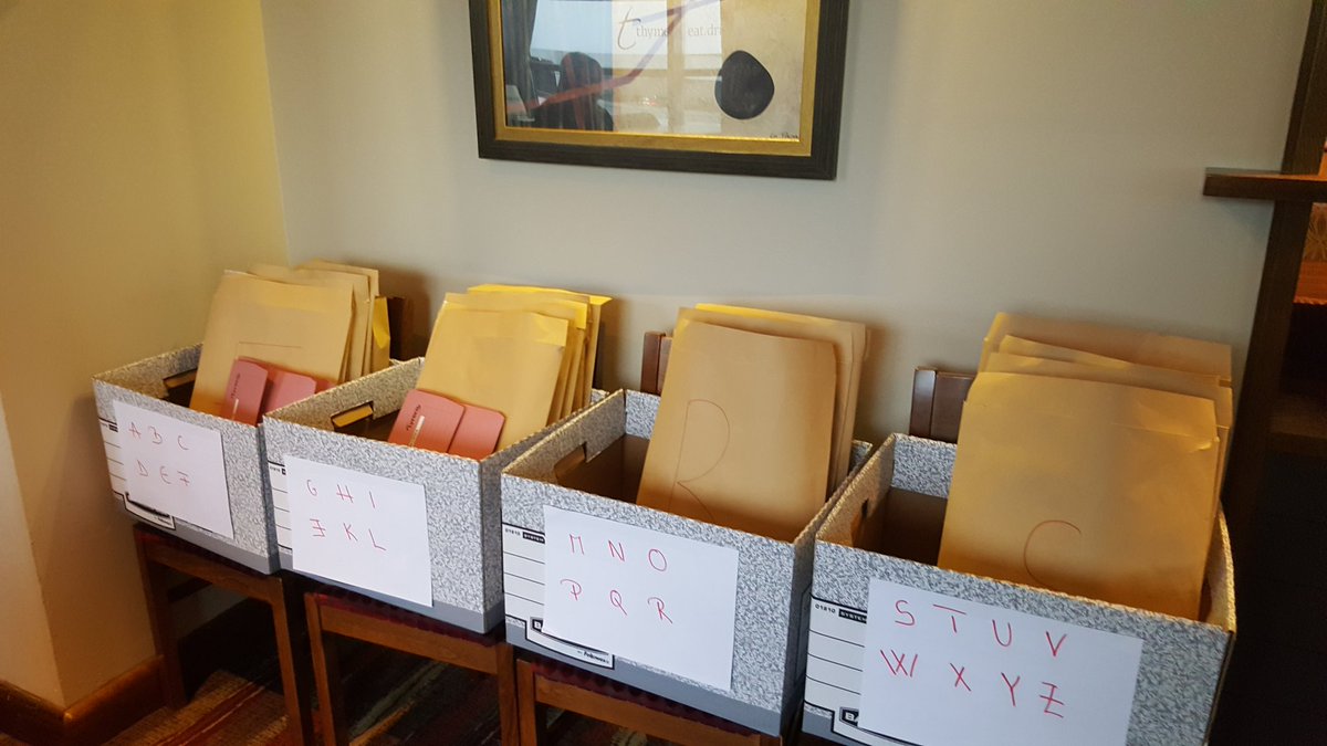 gosiamera's tweet photo. #39BIGGESTHKmigration....completed.#62happyTeamMembers #GatwickNorthRules #pleasuretoworkwithyouguys #welcomeinfamilly @zablocka75 @ParikZalaWHR @gary_villiers @LauraEvans81 @SDEBDD https://t.co/OYTH5GUeXj