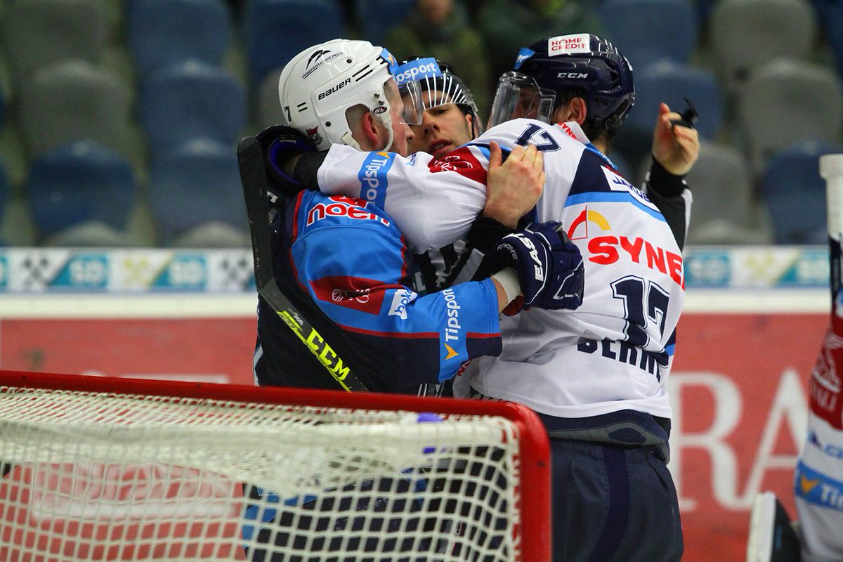 PiratiChomutov's tweet photo. Čísla přetlačované ve 4⃣6⃣. kole:
3⃣ tolikátý GWG v #TELH vstřelil @standietz
4⃣ tolikrát letos skóroval Vladimír Růžička proti Liberci
🔝 Vladimír Růžička si 1⃣5⃣. 🚨 vytvořil střelecké maximum v #TELH
9⃣5⃣,6⃣5⃣ % = úspěšnost @lukes_stepan v utkání
#CHMvLIB https://t.co/W7Nor1BQNE