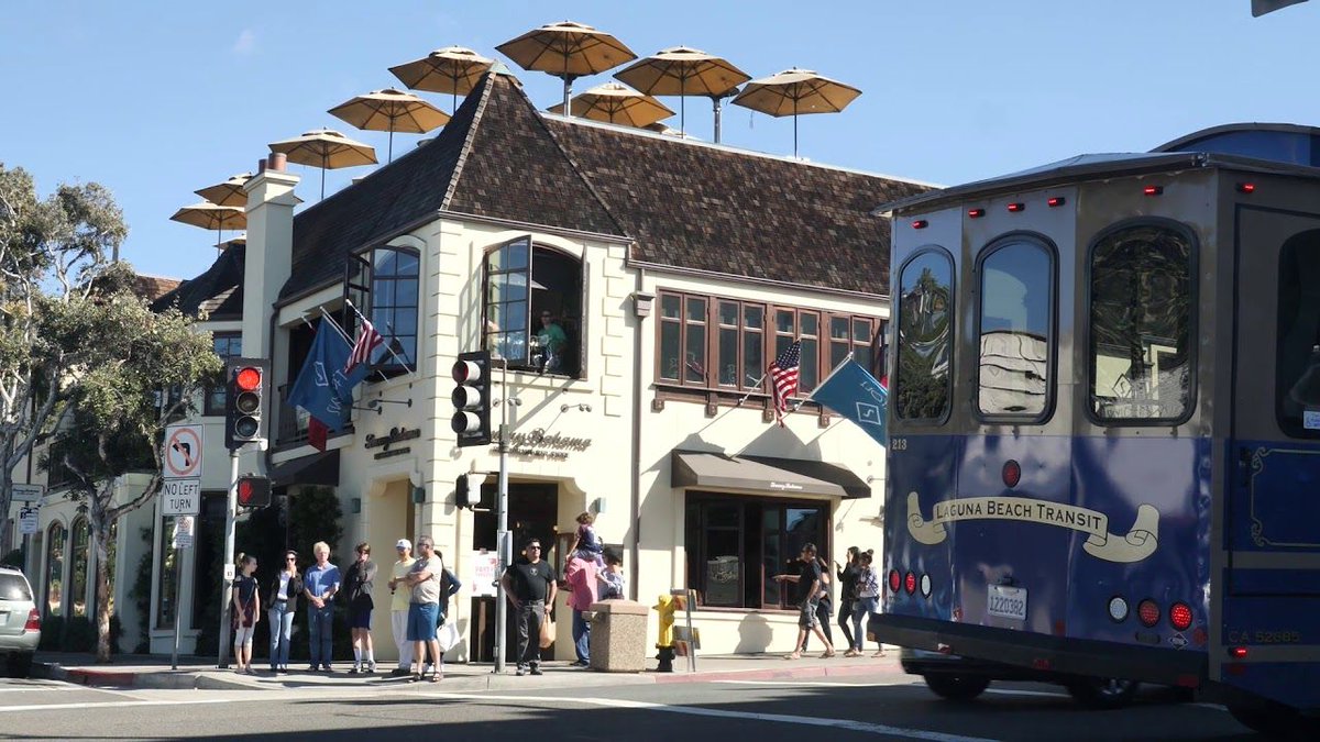 EpicRealtySoCal's tweet photo. #SouthernCaliforniaWinter & we're on the #beach.. this lifestyle isn't a dream. 221 San Joaquin St in #LagunaBeach has a long history of the #SoCallifestyle & you could be next to enjoy it. Call the #TimKirKTeam today to see the #home at 760.704.9252. https://t.co/km9I59hw6G https://t.co/gLgsIheDcs