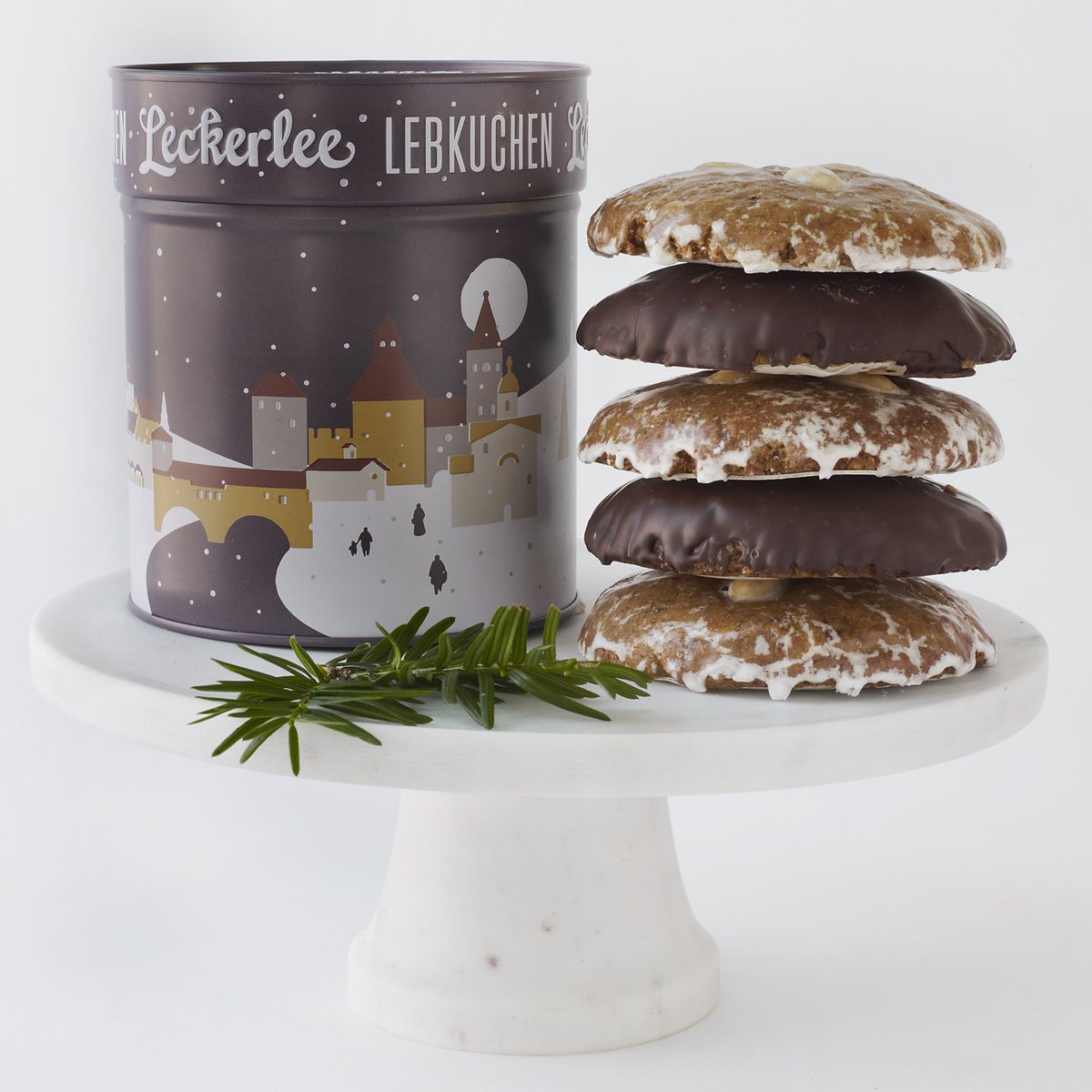 leckerlee's tweet photo. Ready for a #giveaway? Complete our @Leckerlee Survey and be entered to win! 

Be one of five winners to receive one pound of assorted lebkuchen in either our original Alpine Village tin or our white and gold Folk Art tin.

Complete our survey here: https://t.co/nYWRCHqVLG https://t.co/X8UfkblThj