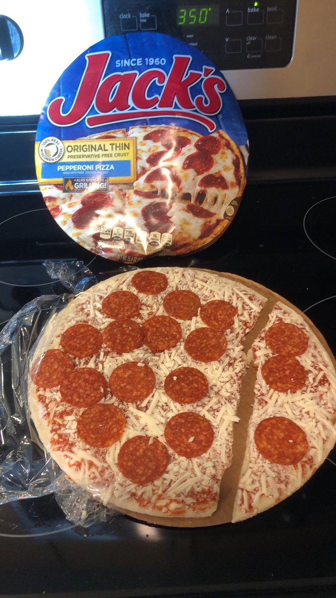 Kayla_Rodenberg's tweet image. Umm excuse me.. @JacksPizza