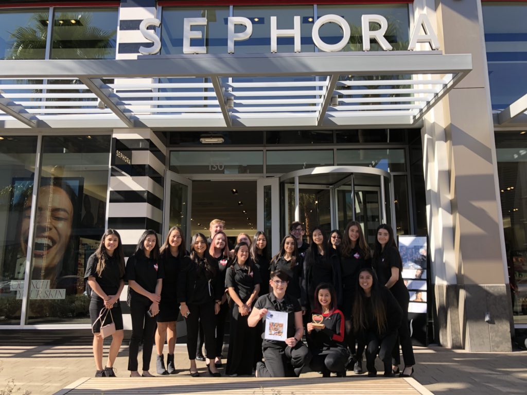 yvonhicks's tweet photo. DTS Sephora student groups! Kuddos WCTA Kelli Compton Business Program Leader. Great students! @WCTAPrincipal @CTEinCCSD https://t.co/JlRe7zClRQ