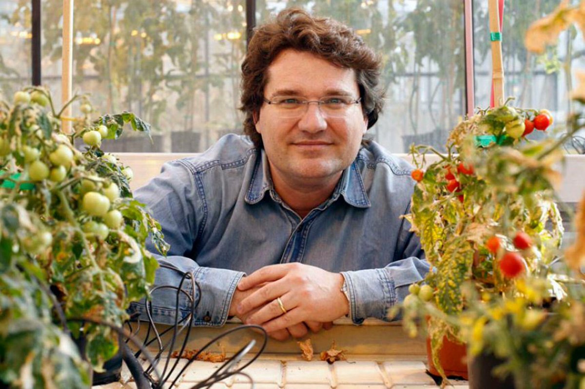 Jose Miguel Mulet será uno de nuestros ponentes en el III Simposio del Arroz. Sin duda será un placer escuchar su ponencia sobre “El arroz del futuro”. <a href="/jmmulet/">JM Mulet</a> @gastronostrum 
#DársenaRestaurante #SimpoioArroz #Dietamediterranea 
Reserva tu plaza en ➡️ darsena.com/contact