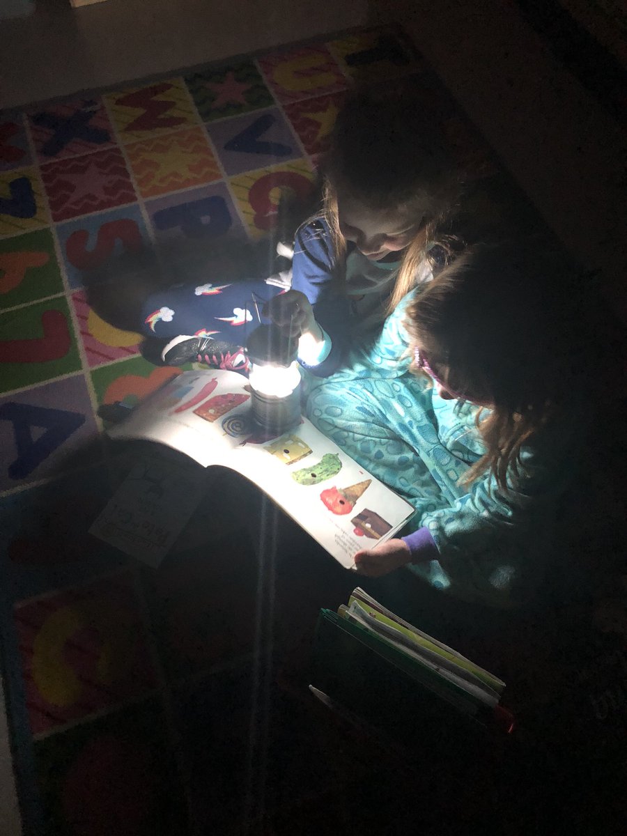 TheMrsLane's tweet photo. Reading by “moonlight”. @FESfalcons #feslearns #40yearsofexcellence https://t.co/skSLNX03gq