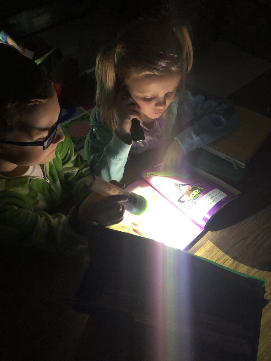 TheMrsLane's tweet photo. Reading by “moonlight”. @FESfalcons #feslearns #40yearsofexcellence https://t.co/skSLNX03gq