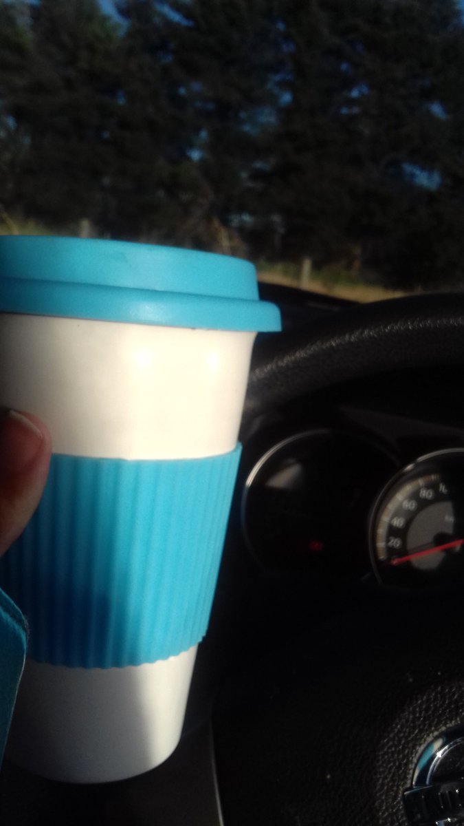 MoscriptC's tweet photo. Did someone say ROAD TRIP?! Watch out Hamilton - @DandenongCC gals are coming for ya! #countryround #coffee #firstleg https://t.co/Pvci6Lv7FE