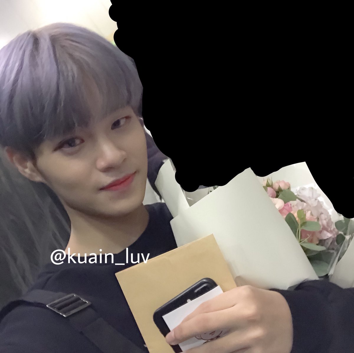 Joy_Button's tweet photo. 대휘 셀카 떴오 ㅠㅠㅠㅠ 😭💜 https://t.co/K1RLYxea4u