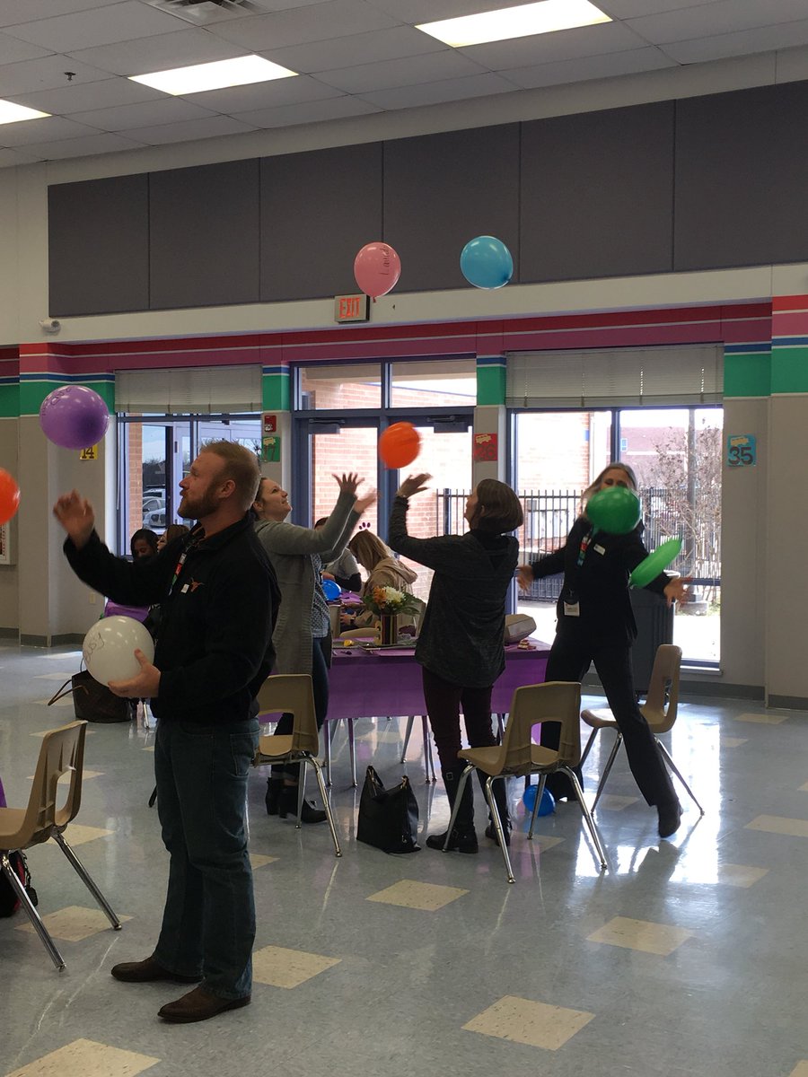 tami_vaughan's tweet photo. Leadership Day! #pullenpride https://t.co/JRLxkaR58m