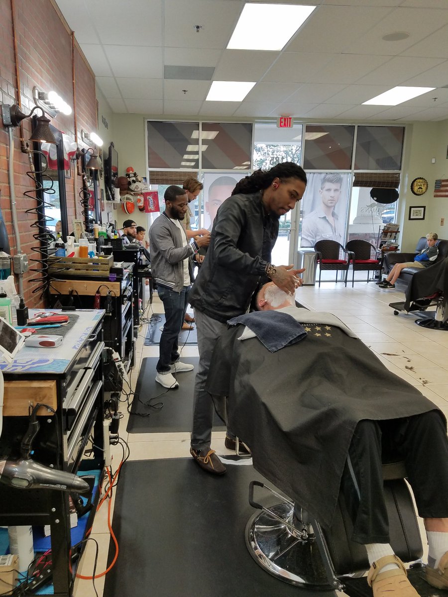 colemans_73's tweet photo. Coleman's Barber Shop... Fresh Fridays...👌 https://t.co/k2hX7oDWlp
