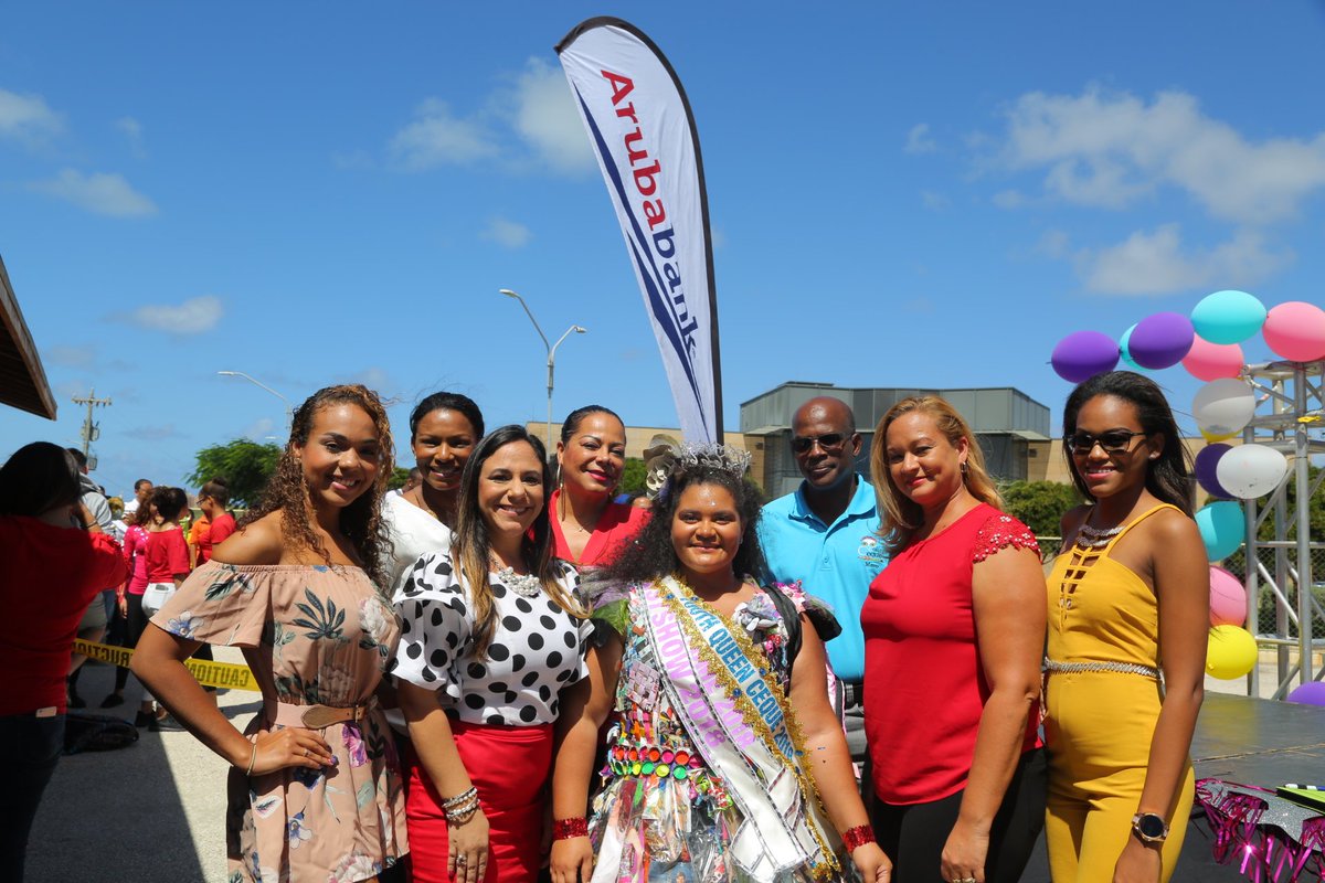 arubabanknv's tweet photo. Awe nos representante Stephanie Camacho a forma parti di e panel di hurado na eleccion di reina di Ceque College! Cu hopi orguyo nos ta sostene eventonan di carnaval y nos kier felicita tur participante y ganadornan pa nan bunita eleccion. https://t.co/np3LRKuAKp