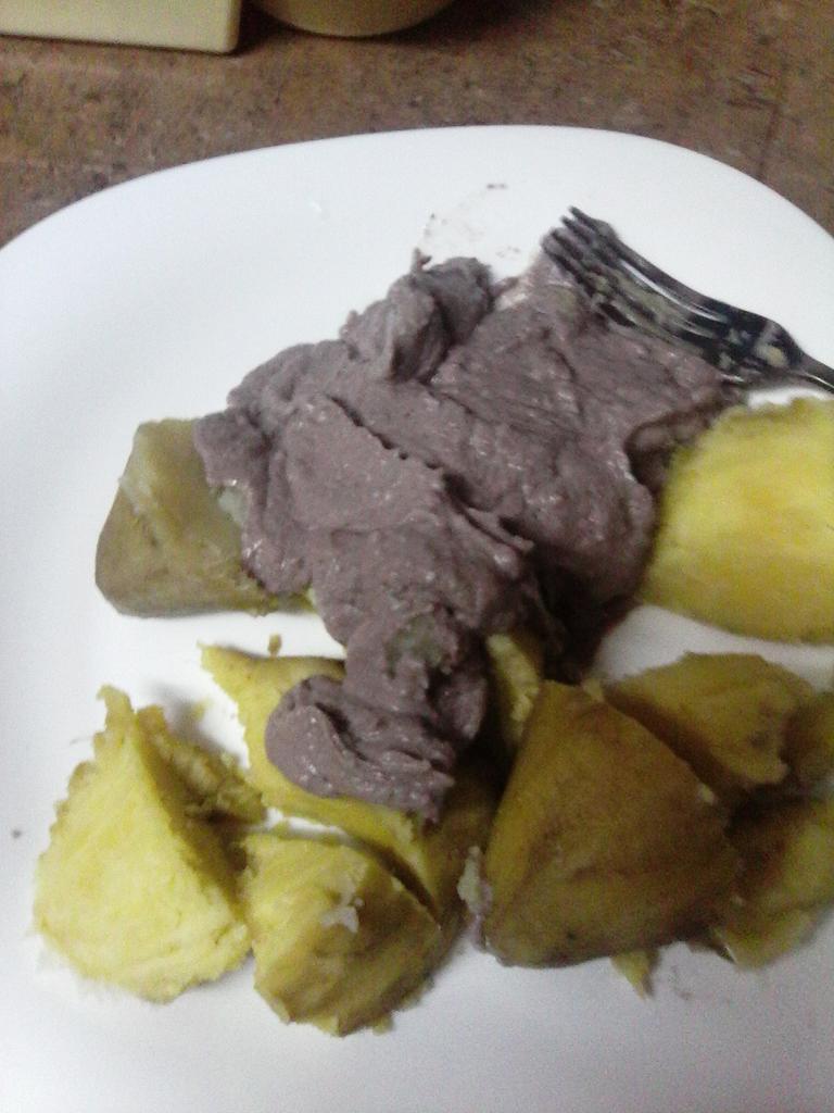 Audacious_Sam's tweet photo. Tht moment when youth experience has bn a blast and u need to restore tht energy.. real food @BigirwenkyaS   @ErnestxRush @youthxpnaalya #friday2march2018 #jesusfanatic #YouthXP https://t.co/xMZMpnqgJZ