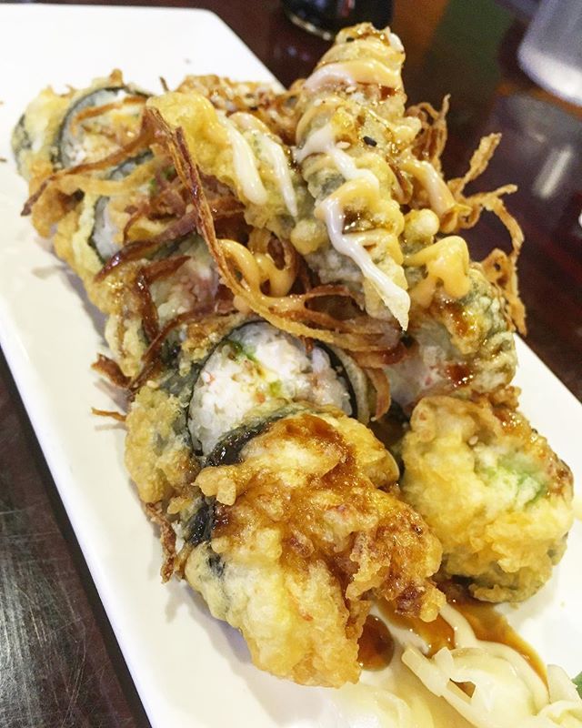eatdrinkmagic's tweet image. Sushiiiii rolls! This one is called Las Vegas. Anyone else laugh or wonder how they come up with the names for their sushi rolls?? 🙈🙉🙊
---
📍 Orange Roll &amp;amp; Sushi, Anaheim, CA
#orangeroll #sushi #anaheim #sushiroll