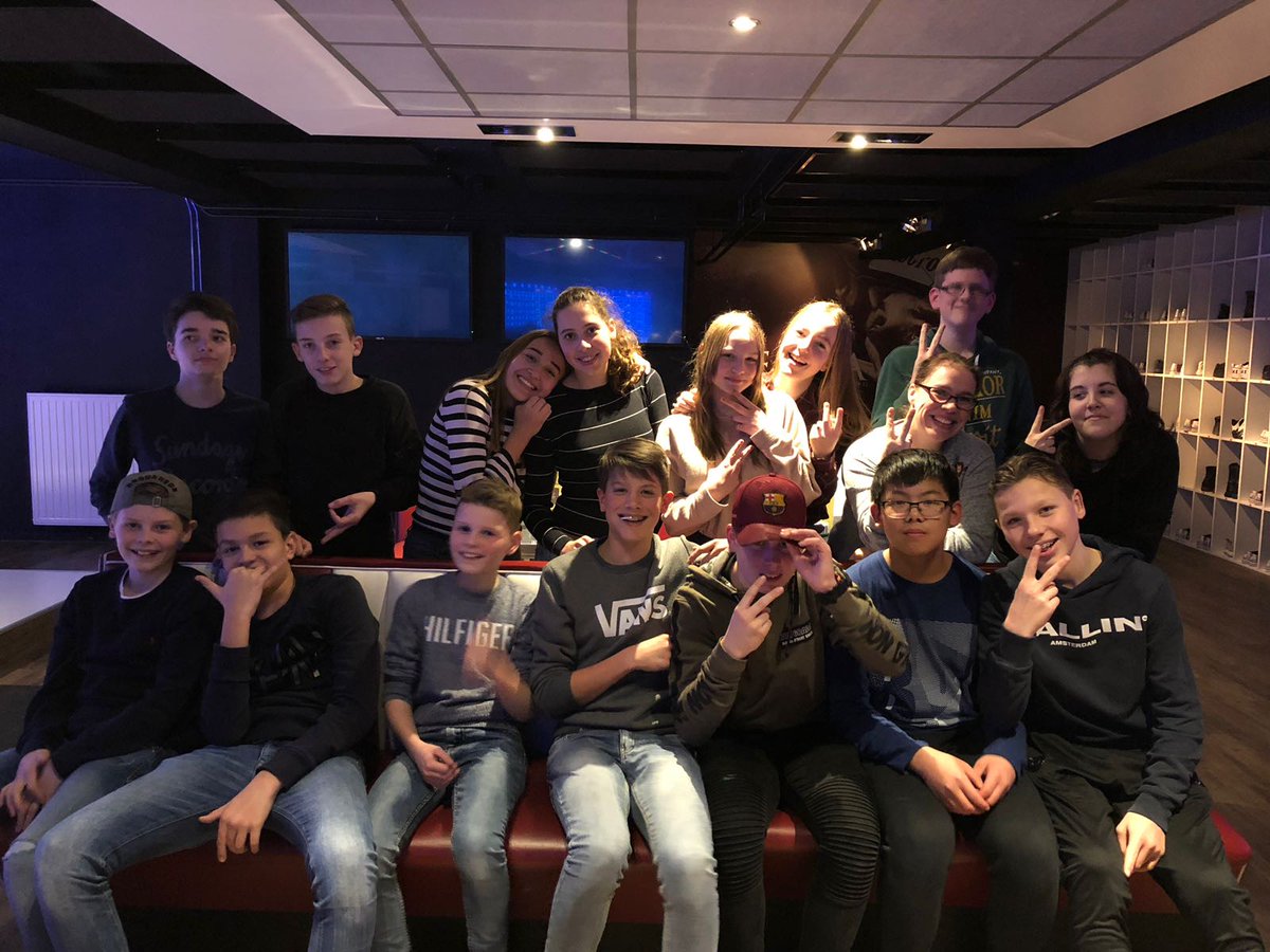 cri_ursula's tweet photo. Klassenuitje met mijn mentorklas.  Wat was het leuk! #koesteren @JHA_Ursula https://t.co/kFpe6erJKY
