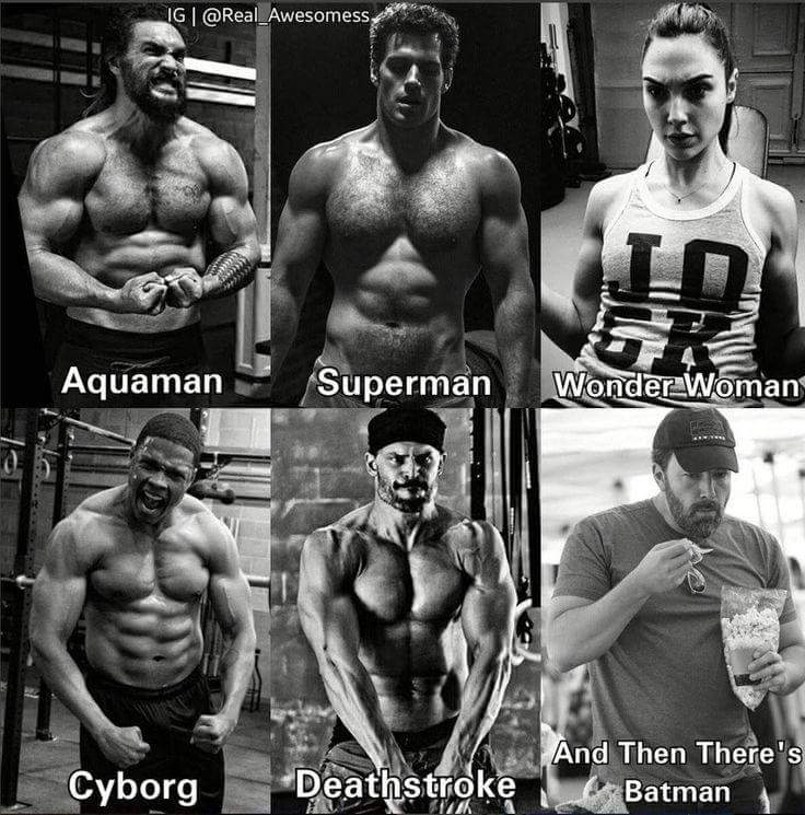 NoPromisesPod's tweet image. This had hundreds of comments on it talking shit on Affleck's Batman but not one person addressed the fact that he is eating popcorn corn with a spoon...