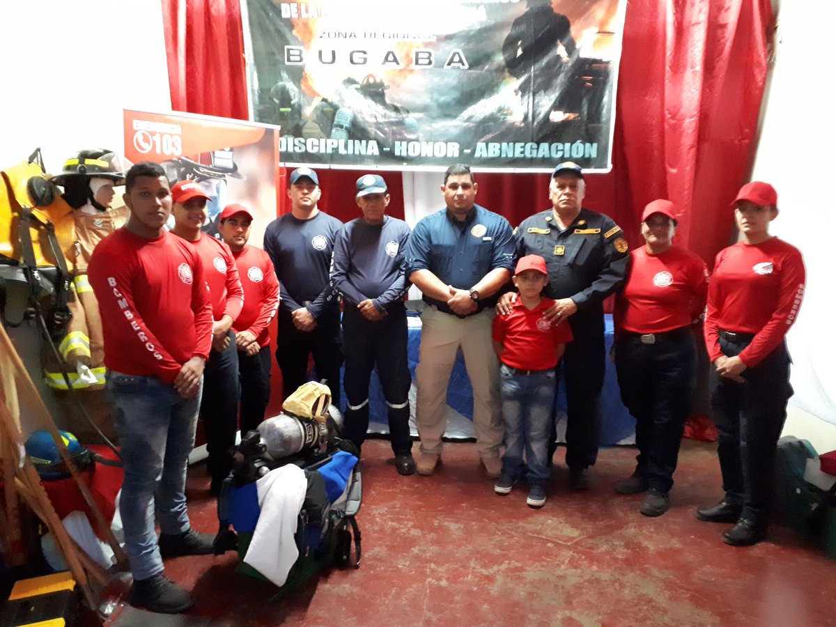 BCBRP's tweet photo. Entrega de Mesa y Banner para ferias a las regionales de @BomberoChiriqui @BugabaBomberos por parte de Relaciones Publicas. https://t.co/oOZi7TYk4R