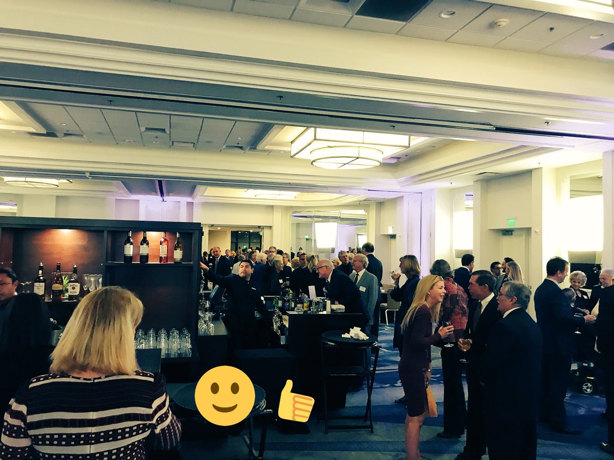 ray_arroyo's tweet photo. @newport_up Mayor’s Dinner @Times_OC @TheDailyPilot @latimes @latimesbiz https://t.co/lWzyW1cGEd