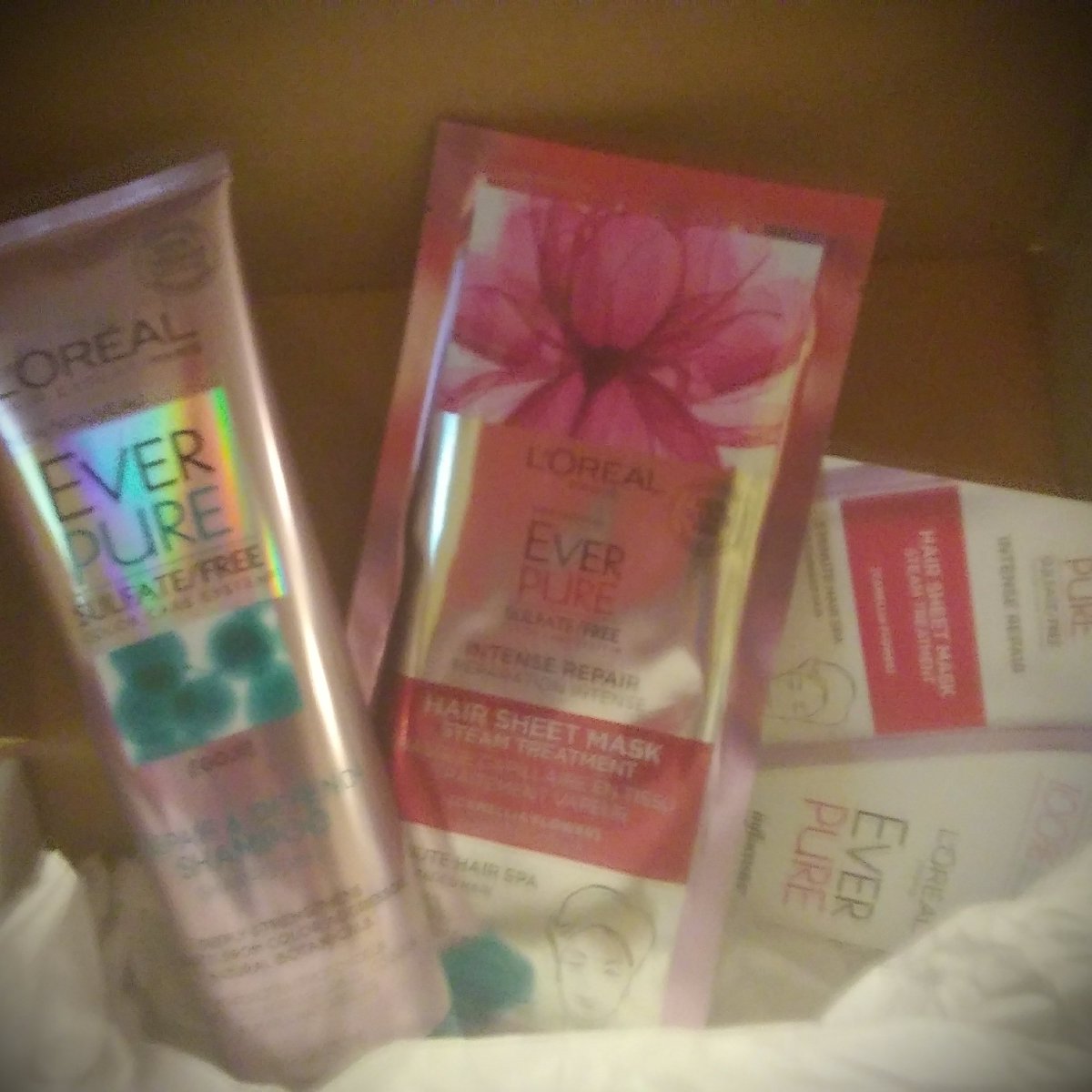 rubiredshoes's tweet photo. #gotitfree @influenster #LorealParis #EverPure #intenserepair #recibigratis https://t.co/VBoi7jYaQu