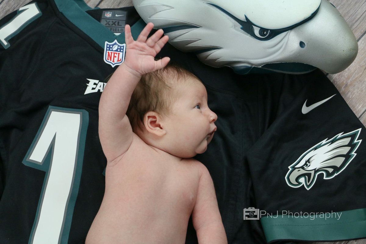 PhotographyPNJ's tweet photo. Guess who this little guy is rooting for! What team will you be cheering on? #SBLII #SuperBowl #Eagles #Patriots 🏈🏆 https://t.co/xWK7ZuzoVg