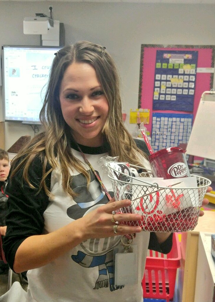 Woolfwade's tweet photo. Teacher Super Bowl Football toss! Thank you Chick-fil-A for donating to support teachers at Rylander! Mrs. Smith won the Grand Prize! #RREPride #BeTheLegacy #KatyISD #KatyVIPs #Eagles #Pats #EatMoreChicken #Chick-fil-A #SuperBowl #LII https://t.co/CGdS0hBFel