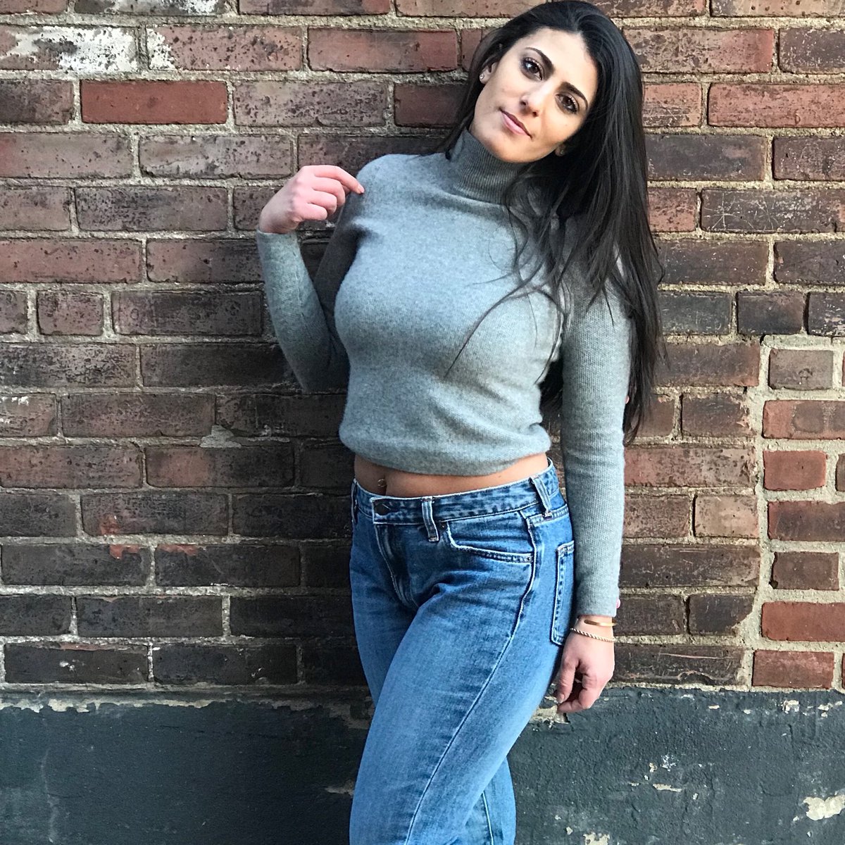 jamie_ghazarian's tweet photo. Support #bostontalent #newenglandactors #sag #LoveYourself #cityonahill #aremeniangirls @necasting  @BenAffleck @jonathanmtucker @MacLean137 https://t.co/DBpQcLDVU4