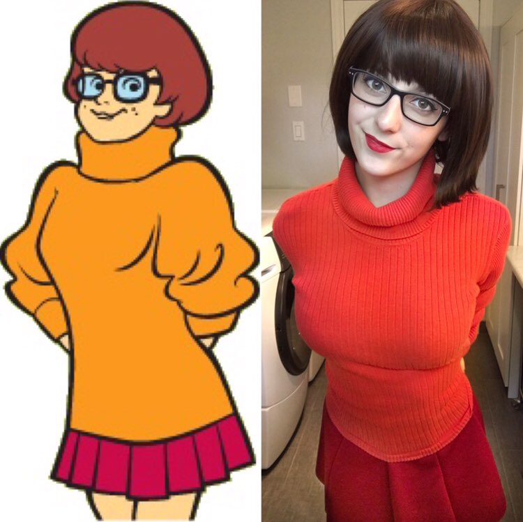 Are you team Velma or Daphne? 🧡💜 💕Both cosplay by @sarameikasai