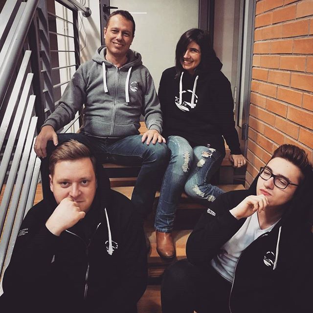 SashaDelirious's tweet photo. We do not play at big concerts, we're not a band - we don't even have a single song.

But we have a cover for the first album. Lady's and gentleman, here we are 😂

#fun #cute #band #not #silly #hahaha #weird #pjatk #pjait #warsaw #warszawa #igers #da… https://t.co/Uud4TrPZRZ https://t.co/EmPrBgXhfL