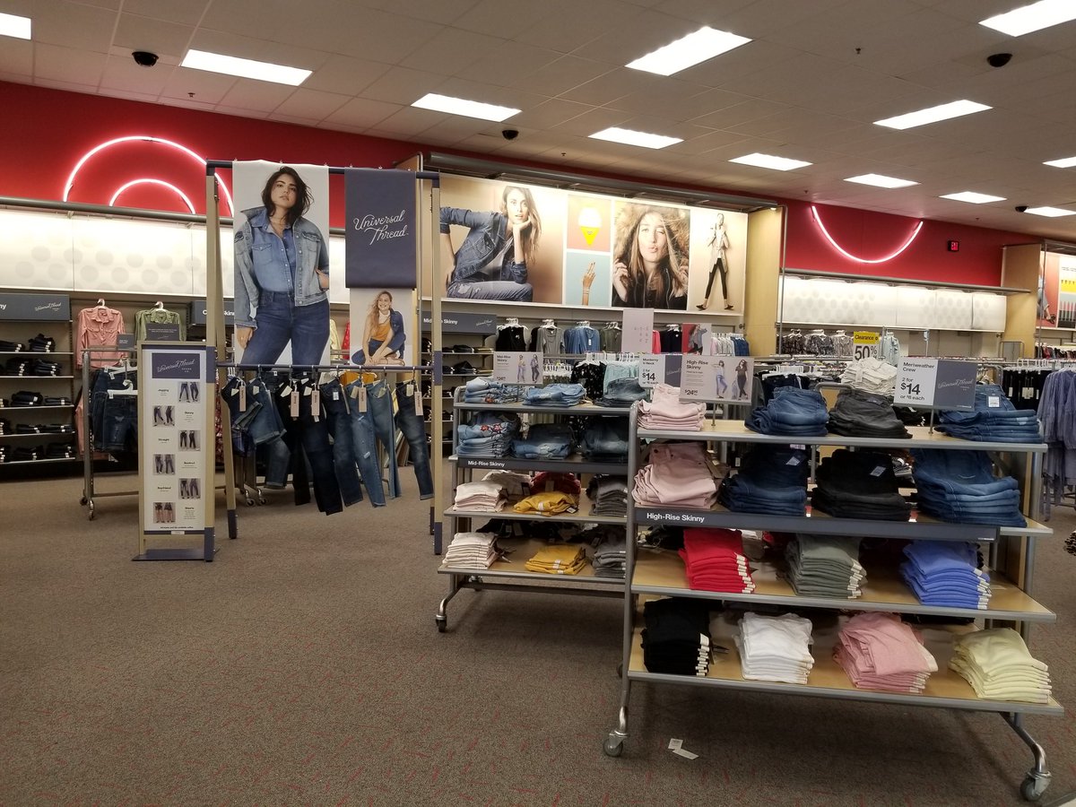 seasaltgypsy's tweet photo. @A4Jackson and I had so much fun setting #UniveralThreads today. #Target #TargetRun #TargetStyle #denim #T757 #Owensboro @salamlazkani https://t.co/1zkuHc2L9k