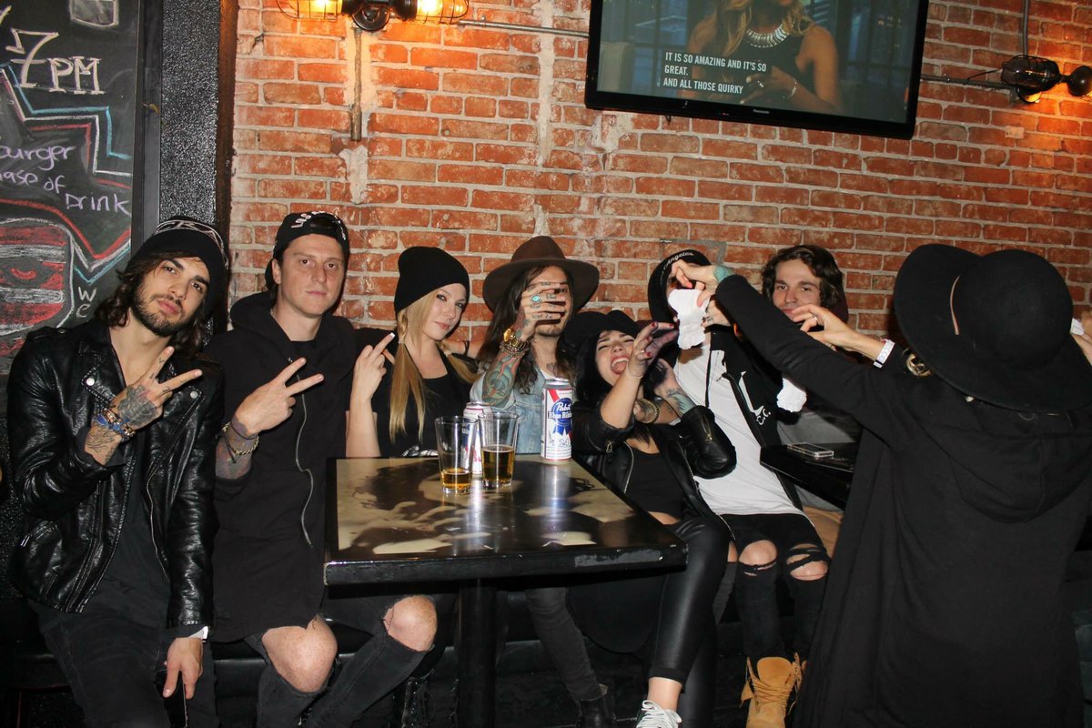 I guess these guys are alright. 💩😏 <a href="/matty_utd/">matteo</a> <a href="/SigiFoh/">Sigi</a> <a href="/DahliaSkyx/">Dahlia Sky</a>