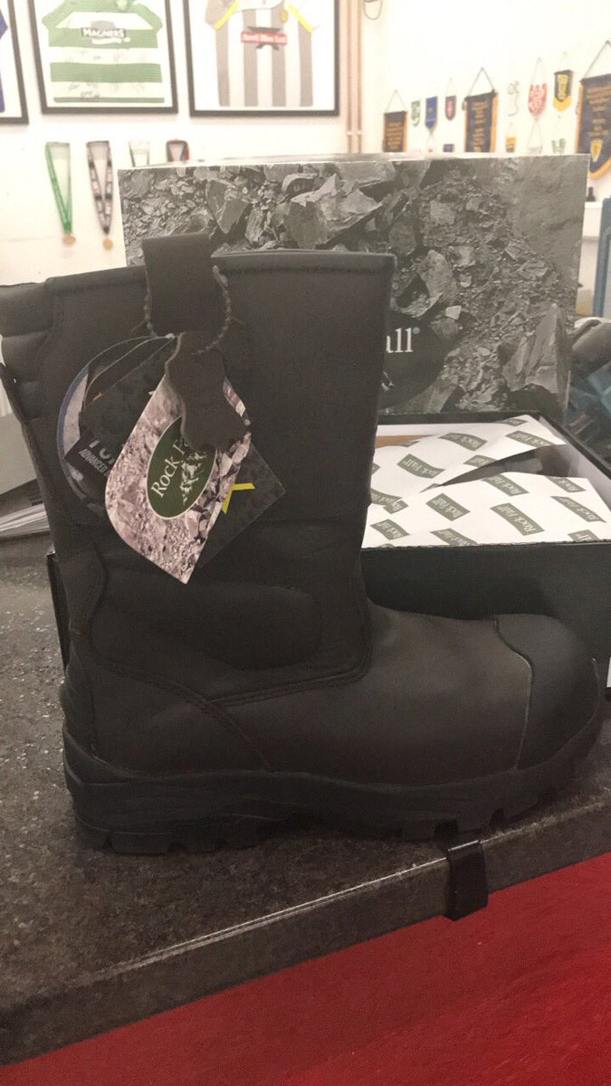 ToolStreet's tweet photo. Rockfall Texas riggers in stock only £47.00👍 https://t.co/4KSHv7ZriW