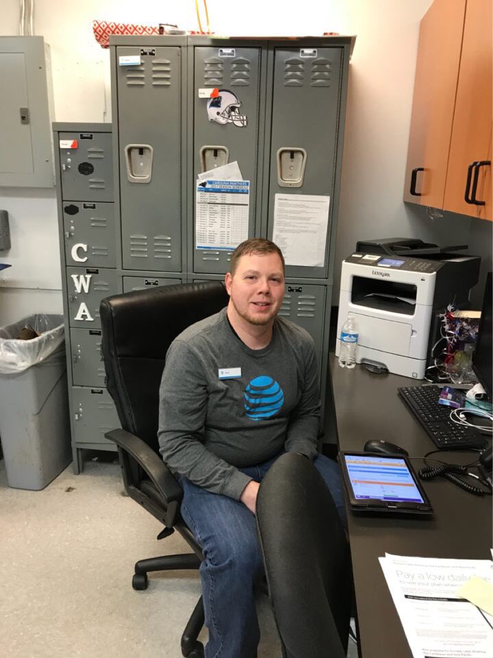 TeamCrossroads2's tweet photo. Jason with a CRU @ Crossroads Mall! #WhoDatBeastMode #DawgPound #getyourbizon @STyayouknowme @DaleB1 @404girl @delphina14 @DianaAyers5 https://t.co/ZwhcEs6Jf5