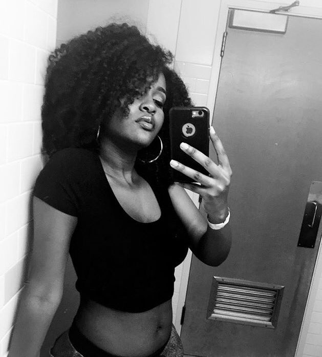 youngjumpah_'s tweet photo. Since @AmazonLoni don't ever post no pictures of herself. Here y'all go. Be blessed 

#naturalqueen https://t.co/HCdh4qaR9D