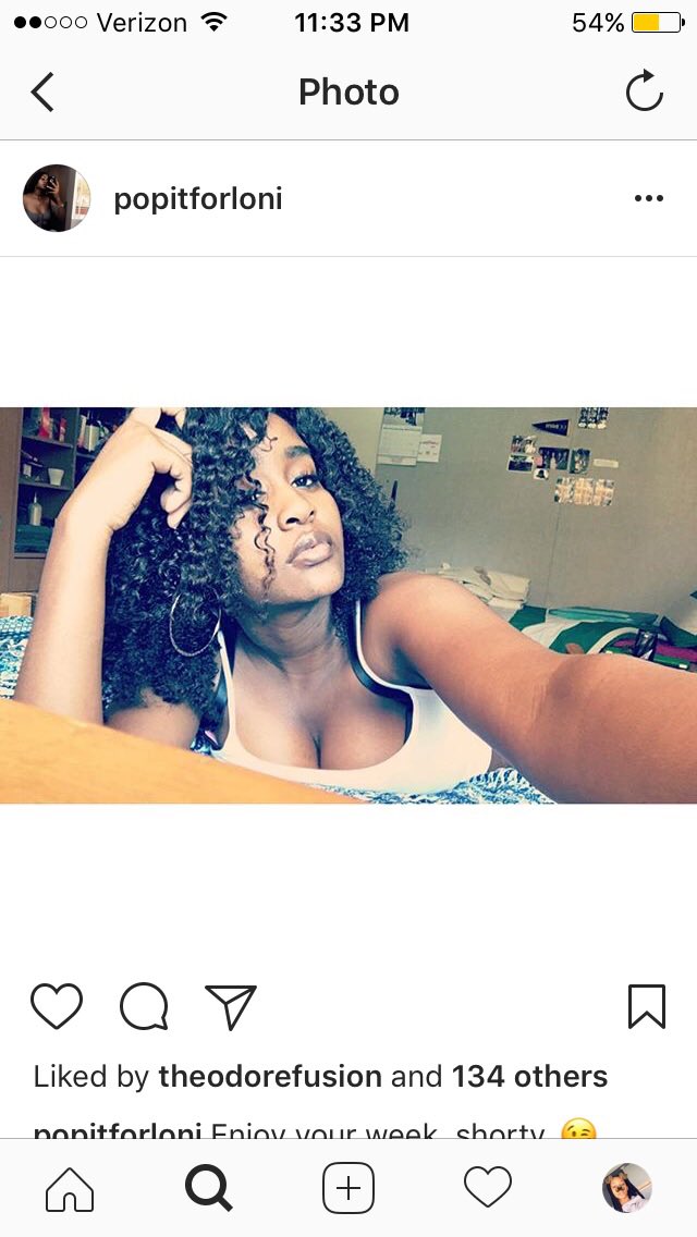 youngjumpah_'s tweet photo. Since @AmazonLoni don't ever post no pictures of herself. Here y'all go. Be blessed 

#naturalqueen https://t.co/HCdh4qaR9D